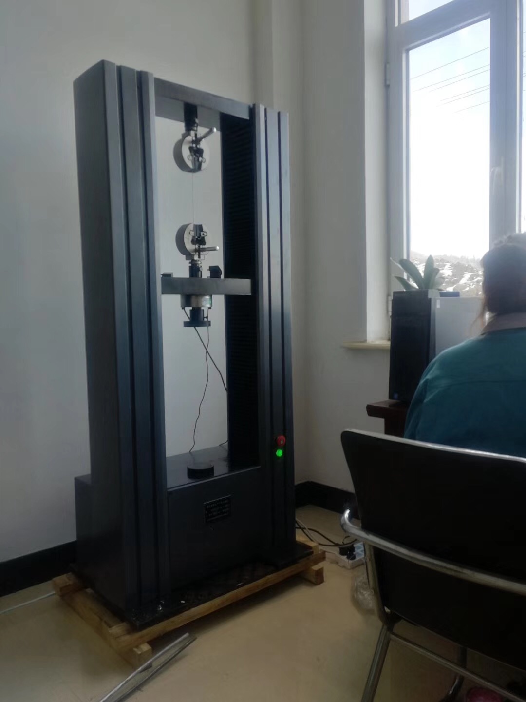 遼寧捷通5噸微機控制電子萬能試驗機驗收通過，